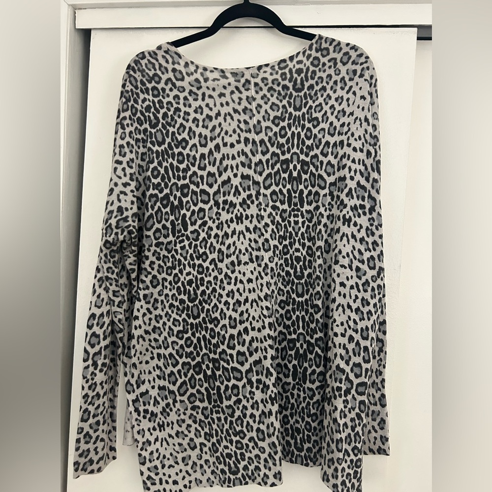 H&M Top - Picture 2 of 4